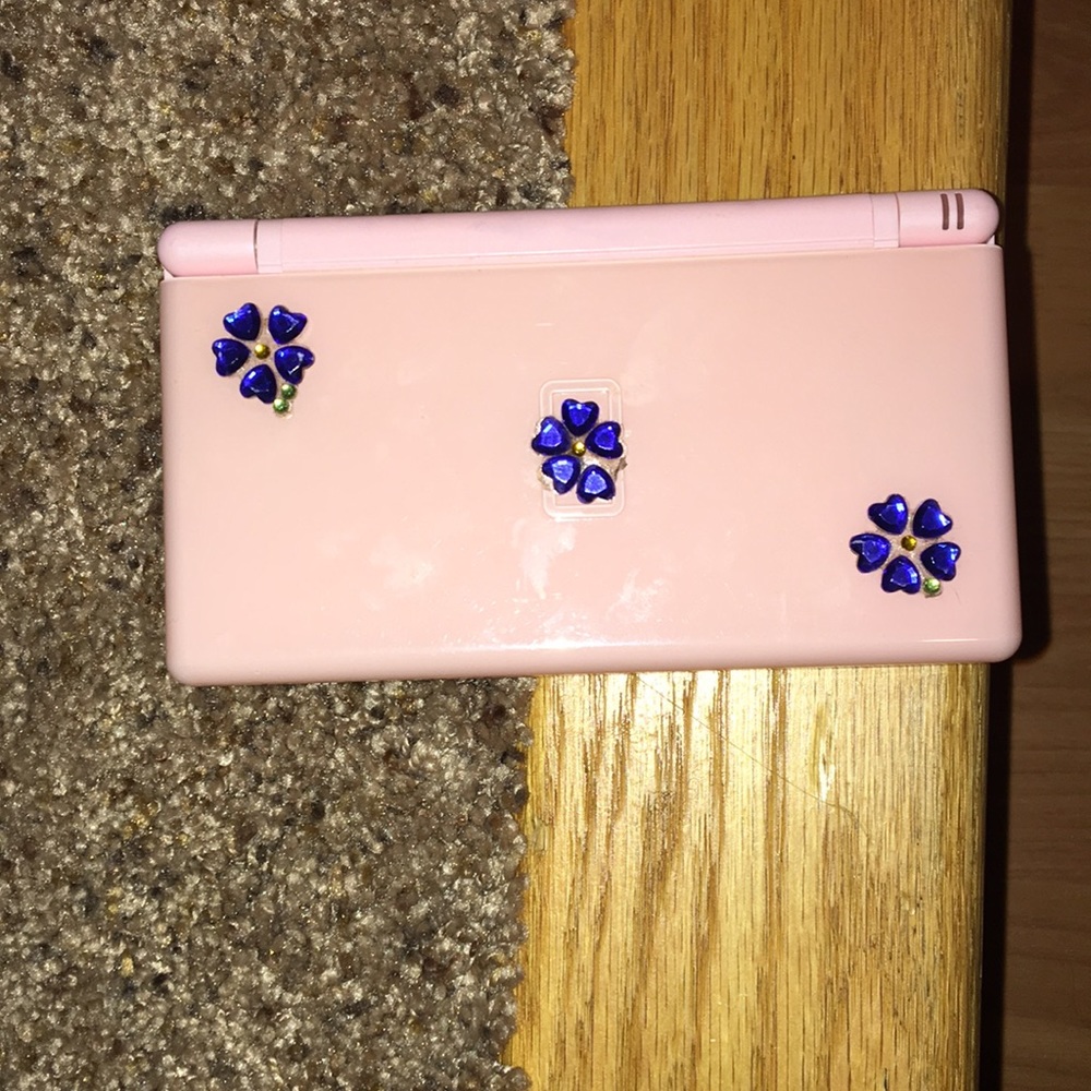 Nintendo DS Pink with Flowers